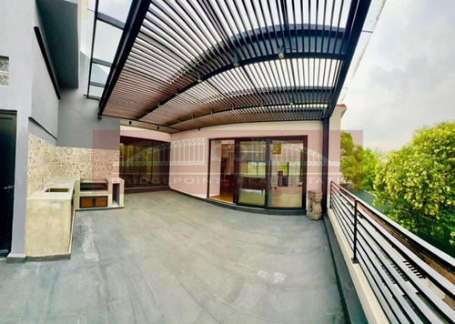 Casa En Venta En Av. Explanada, Lomas De Chapultepec, Miguel Hidalgo, Cdmx.