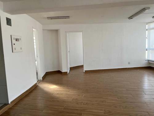 Sala Comercial Com Vista Magnifica Do Centro Histórico De Sp, Todo Reformado, Conjunto 1 Por Andar, Bem Ventilado E Com Portaria