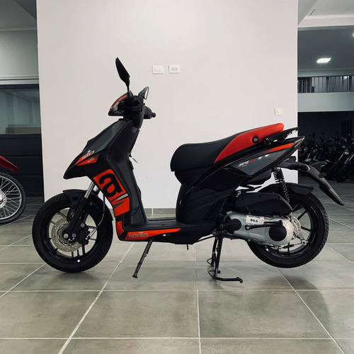 Imagen 9 de 25 de Aprilia 160 Sr - Scooter 150 Llevala Con Tu Dni - Abs Fi