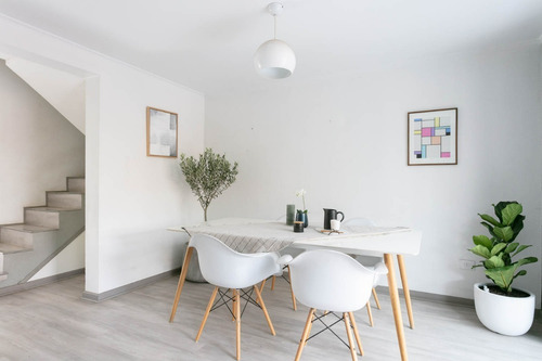 Linda Casa Pareada Alto Las Condes Remodelada (mardoñal)