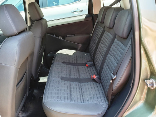 Imagem 4 de 12 de Fiat Idea Adventure Locker 1.8 Flex 2014