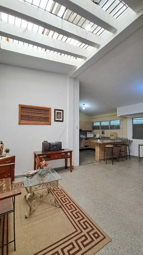 Imagen 4 de 17 de Se Vende Casa Urb. Juanico