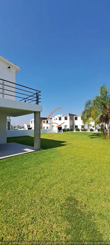 Casa En Venta En Oaxtepec Centro, Yautepec, Morelos