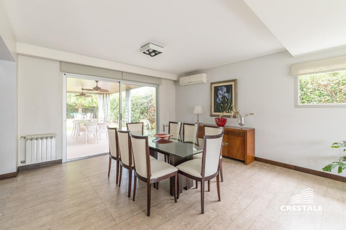 Imagen 8 de 30 de Importante Casa 2 Plantas. 3 Dormitorios En Venta. Piscina, Parque - Cadaques (funes Hills)
