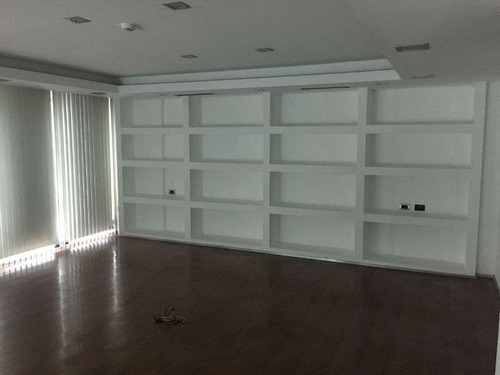 Oficina Premium - De Categoria - En Rivadavia Esq Av. Olmos