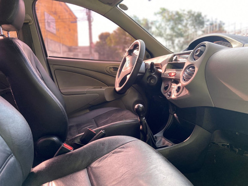 Imagem 10 de 11 de Toyota Etios X 1.5 2012/2013