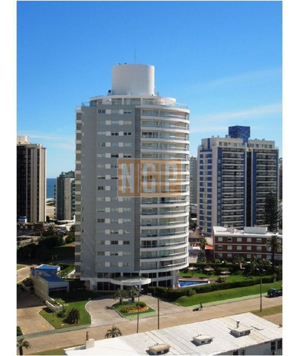Imagen 21 de 21 de Av Chiverta Piso Alto Gran Vista Al Mar Venta