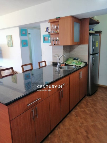Imagen 5 de 14 de Hermoso Y Confortable Apartamento Impactante Vista Al Mar ,primera Línea . Mayte Hernández 04129934935