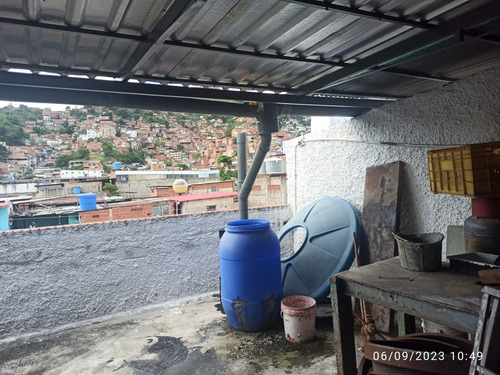 Venta De Edificio Comercial De Tres Niveles Ubicado En La Av Ppal Del Cementerio Yc