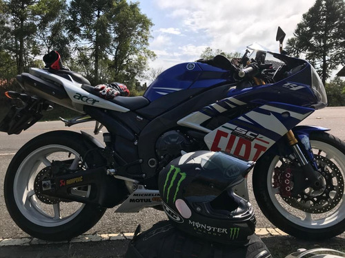 Yamaha R1