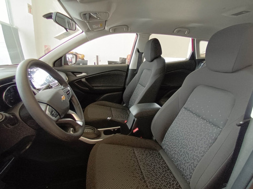 Imagen 8 de 23 de Chevrolet Tracker At 2023 Mr