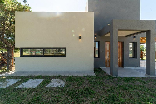 Casa De 4 Ambientes En Venta En Mirabosques, Los Cardales.