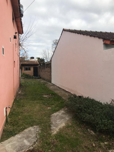 Casa En Venta En Zapiola
