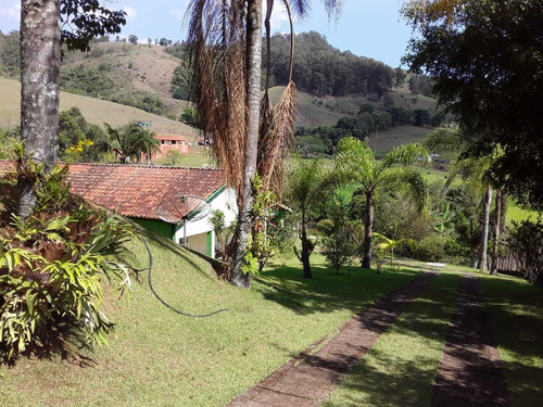 Linda Chácara Localizada No Interior De Sp