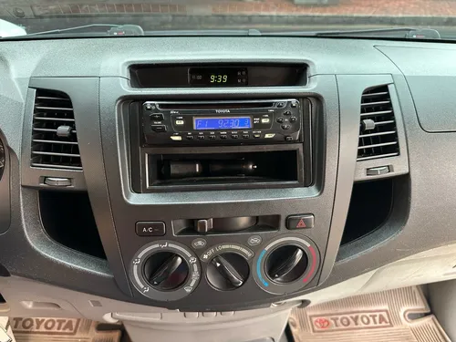Toyota Hilux De Estacas 2.7 A Gasolina 4x2 Mt Mod 2009