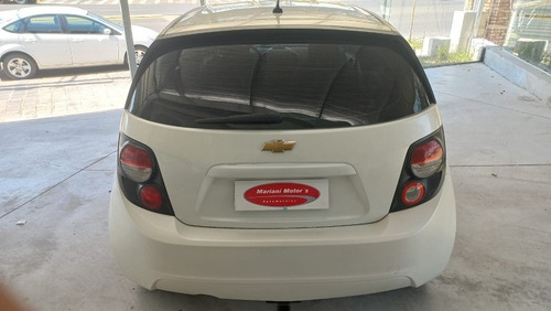Imagen 7 de 10 de Chevrolet Sonic 2017 1.6 Lt