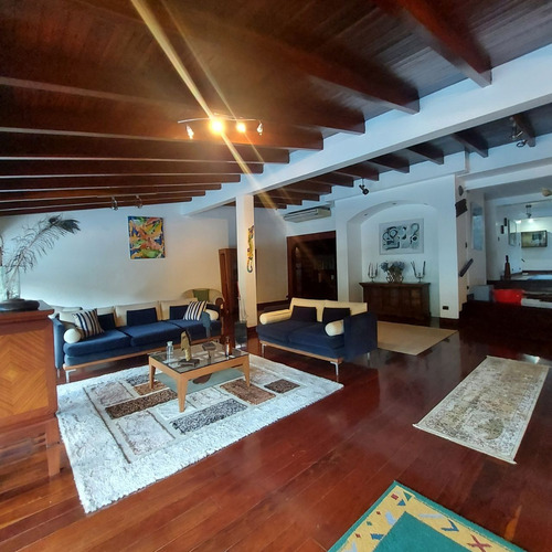 Imagen 9 de 30 de Venta De Casa En Prados Del Este 8h/ 9b/ 5p