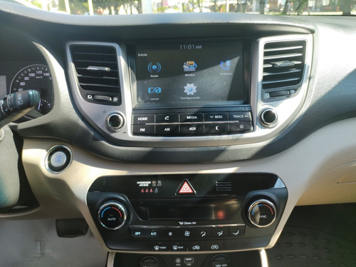 Imagen 13 de 15 de Hyundai Tucson Limited 2016 Roja