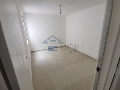 501.vr.vera Casa En Excelente Ubicación, Entrega Inmedita En Tultitlan Muy Cerca De La Central De Abastos Y Plaza Comercial 3 Recamaras, Baño Y Medio, Sala Comedor