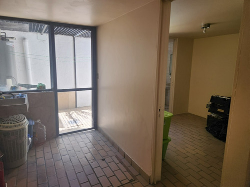 Casa En Renta En Cd. Satélite, Naucalpan, 4 Recámaras, 6 Estacionamientos
