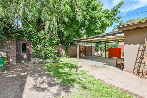 Casa De 4 Dormitorios En Venta - Reciclada - Alberdi