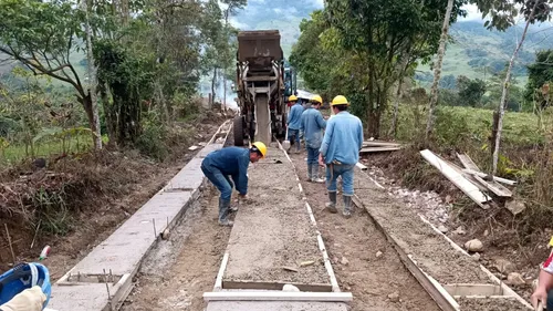 Autohormigonera 2500r (2.5 M³) | Mezcladora De Concreto