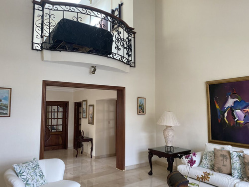 Casa En Venta En Cerros De Altos De Arroyo Hondo Lll De 4 Habitaciones