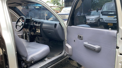 Toyota Hilux 2.4l 4x2