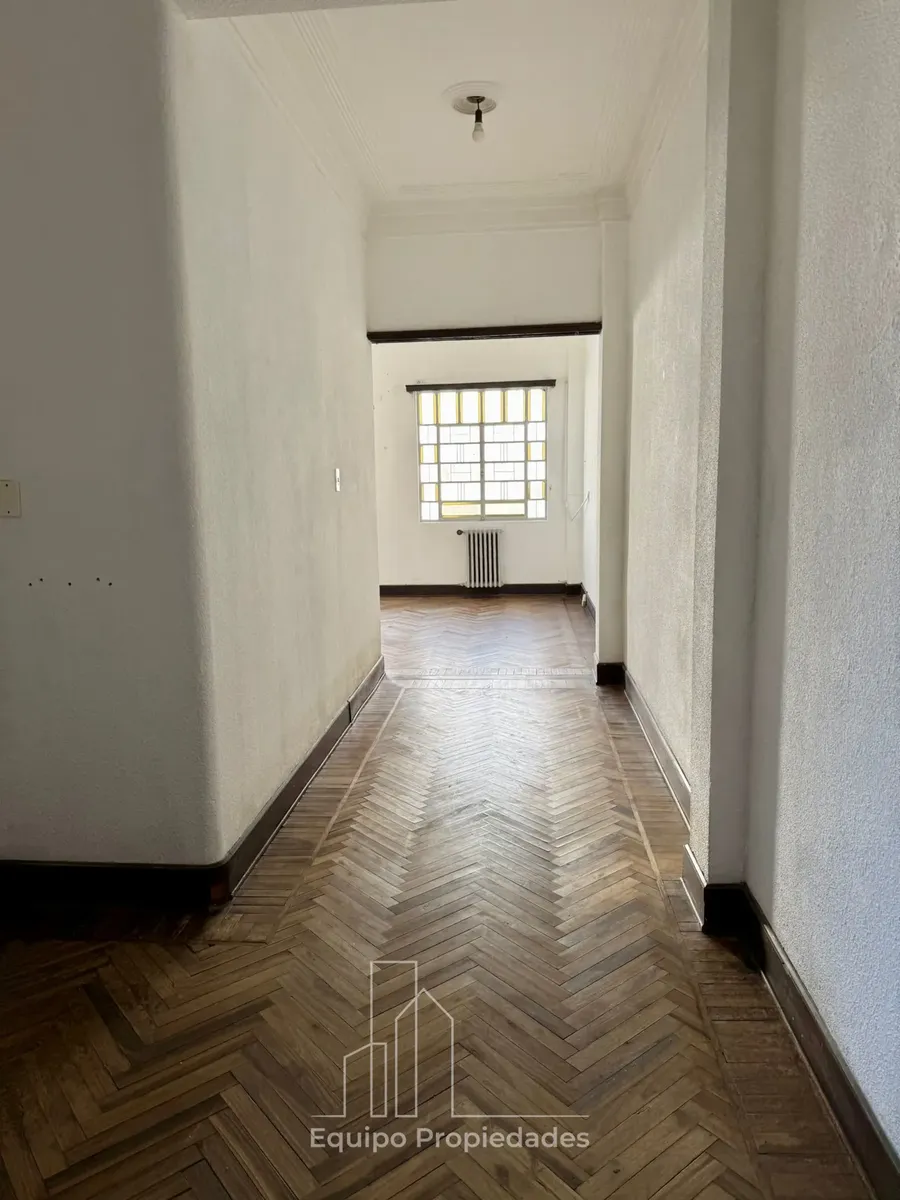 Muy Buen Apartamento En Alquiler Con Ambientes Amplios, Balcón Y Garaje! · Foto 2