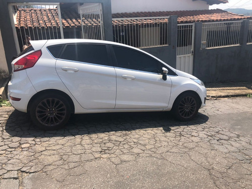 Imagem 3 de 9 de New Fiesta 2015 Titanium Flex Automático
