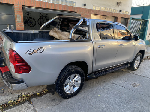 Toyota Hilux 2.8 Cd Srv 177cv 4x2