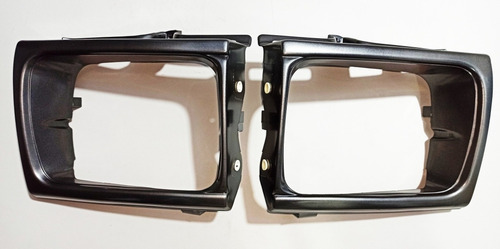 Imagem 1 de 4 de Par Moldura Aro Farol Hilux 4x4 92 93 94 95 96 97 98 A 2001