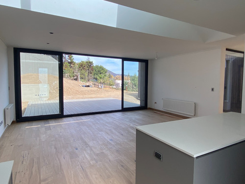 Acogedora Vanguardista Condominio Parque Arrayan Vista