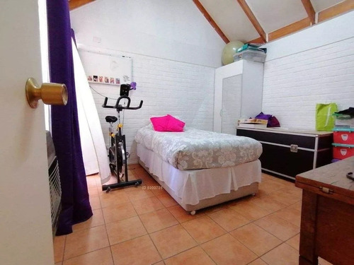 Casa De 2 Piso En Centro De Quilpue 4 Dormitorios 2 Baños