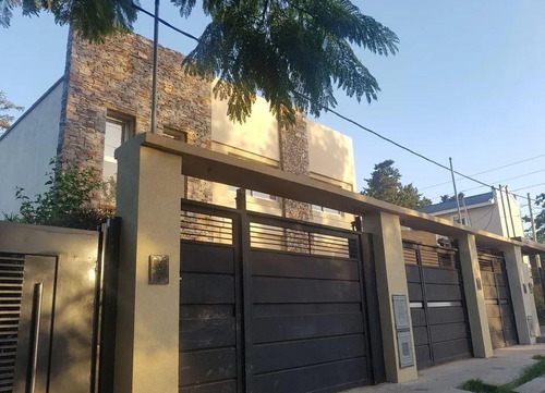 Duplex Venta 2 Dormitorios, 2 Baños - Terreno 110 Mts 2 - City Bell