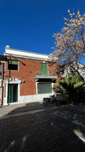 Venta Casa 4 Dormitorios Centro Con Cochera