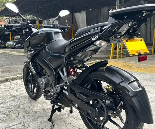 Pulsar Ns 200 Carburada, En Excelentes Condiciones.