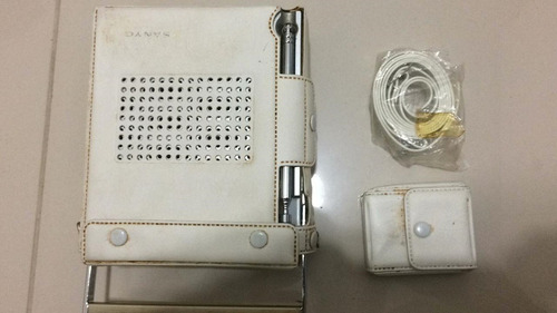 Imagem 5 de 5 de Antiga Televisão Sanyo Japão Portatil Anos 70 Radio Am E Fm