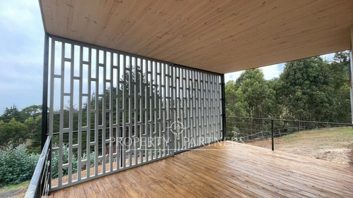 Pichilemu, Casa Nueva Con Increíble Vista A Punta ...