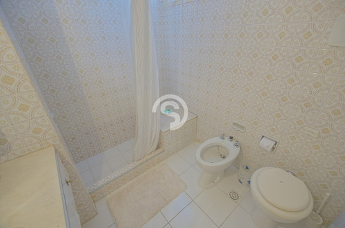 Casa De 4 Dormitorios Con Piscina Climatizada En Alquiler- Ref: 3378