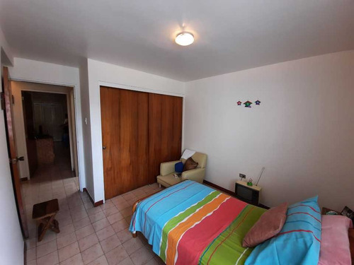 Imagen 11 de 16 de Se Vende Casa 240m2 4h+s/3b/1p Baruta 6708