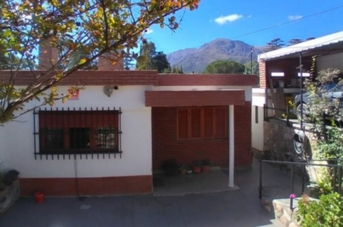 Venta Casa 2 Dormitorios + 1 Departamento De 1 En Barrio San Martin, Capilla Del Monte Con Cochera