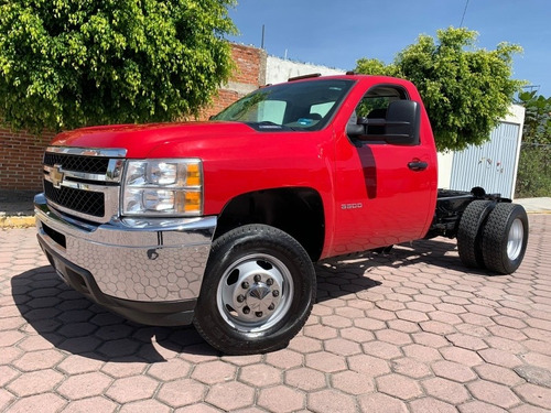 Imagen 3 de 12 de Chevrolet Silverado 2013 6.0 3500 Chasis Cabina Wt Aa Mt