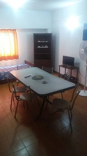 Imagen 2 de 11 de Alquilo Departamento En Villa Gesell Para Jovenes.
