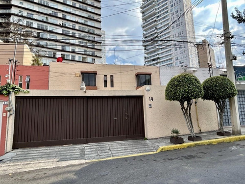 Casa En Los Alpes: Espacios Versátiles, Ubicación Perfecta Y Potencial Ilimitado