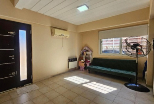 Casa En Venta - 4 Dormitorios 3 Baños - Ituzaingó