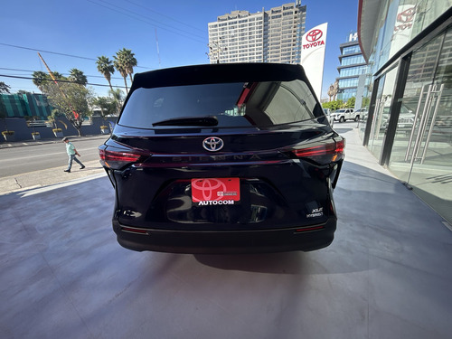 Toyota Sienna XLE PIEL