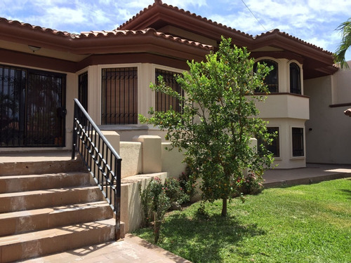 Casa En Venta En Las Fuentes, Los Mochis Sinaloa.