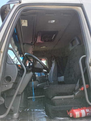 Imagem 15 de 15 de Volvo Nh 12 380 4x2 2003 Toco