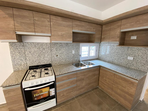 Venta - Lomas Del Chateau - 2 Dormitorios - Divino!!